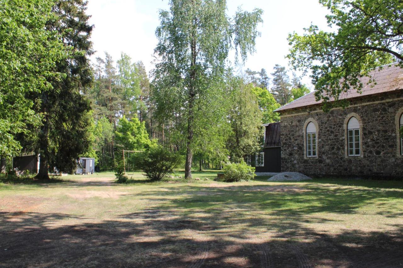 Hotel UKI Puhkeküla Pärnu Exterior foto